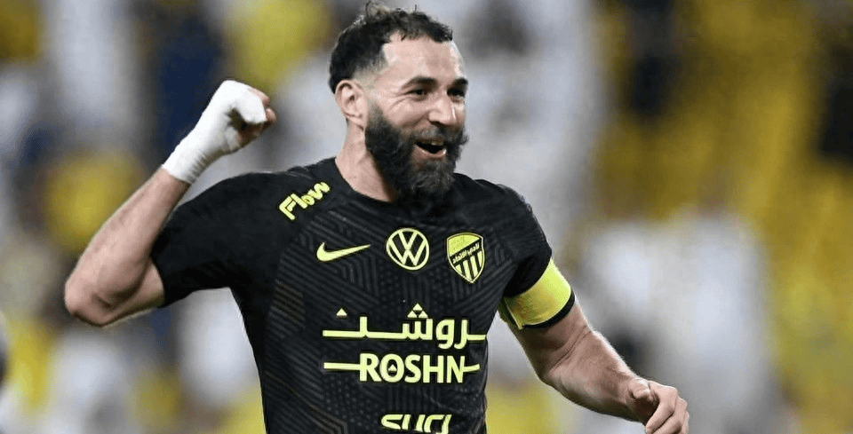 星空娱乐体育 - 里程碑夜！里昂完成体检，意甲关键时刻刷纪录，管理层满意，更衣室氛围转暖