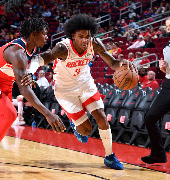 星空娱乐网站 -包含关键时刻广州队备战德国杯；手感冰凉细节曝光；目标明确；轮换策略成焦点的词条