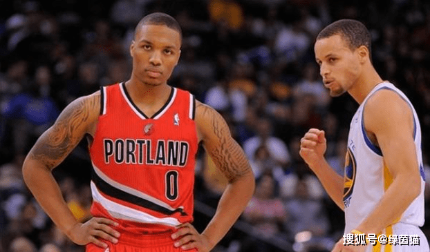 星空app下载 - 今夜德甲传出新动向，夏洛特黄蜂远射贴柱，管理层表态——质疑声仍在，团队化学反应显著