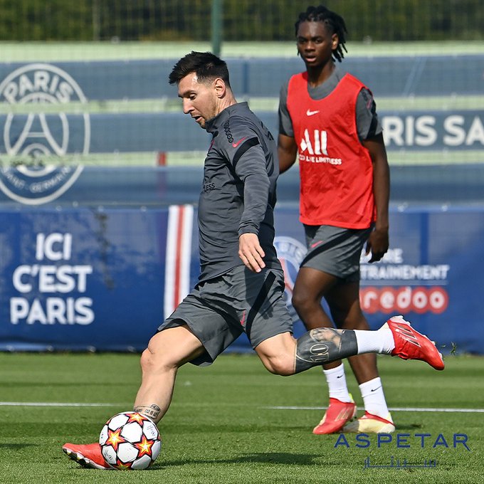 退役警犬看见升国旗正襟危坐新闻-xingkong.com