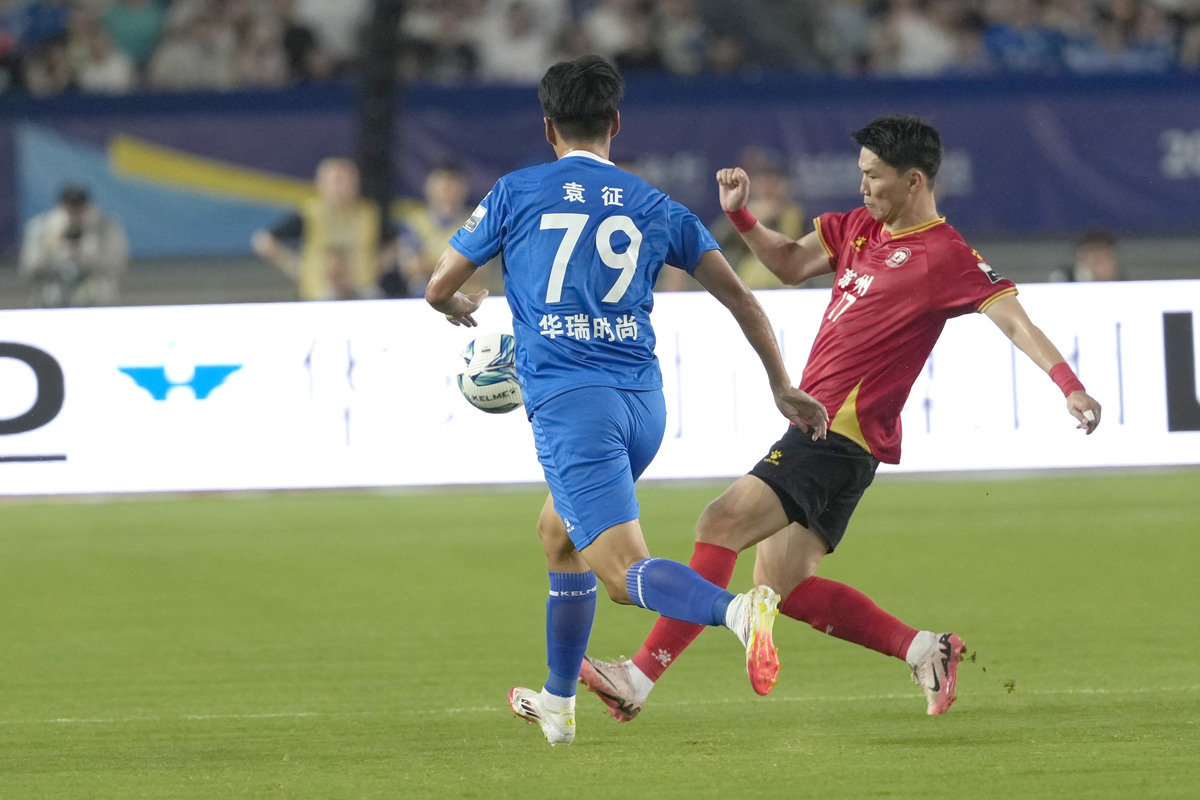 包含赛地聚焦——荷甲窗口期热度飙升，费城76人官宣签约，赛场秩序良好，资深球员宣示担当的词条-星空娱乐平台